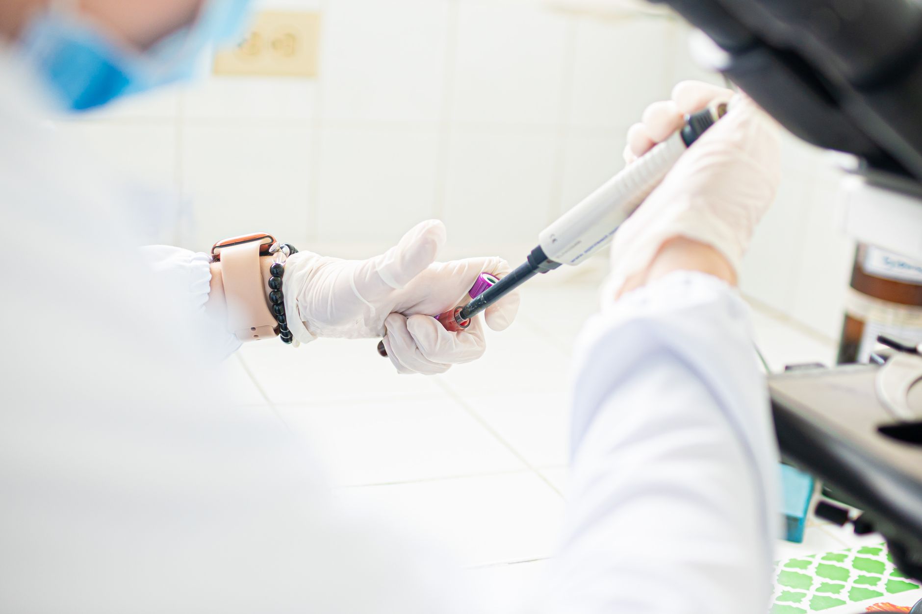 Bactérias resistentes e vírus exigem alerta máximo na saúde