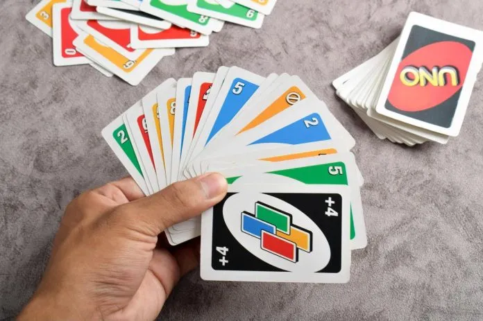 Torneio de Uno reúne participantes de diferentes idades