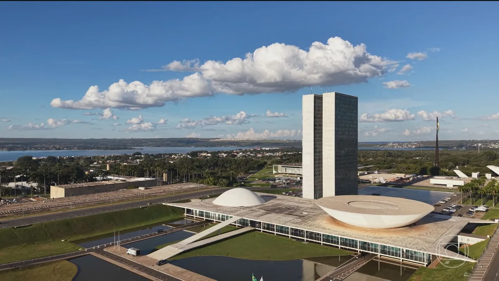 Congresso retoma atividades com pauta travada por eleições