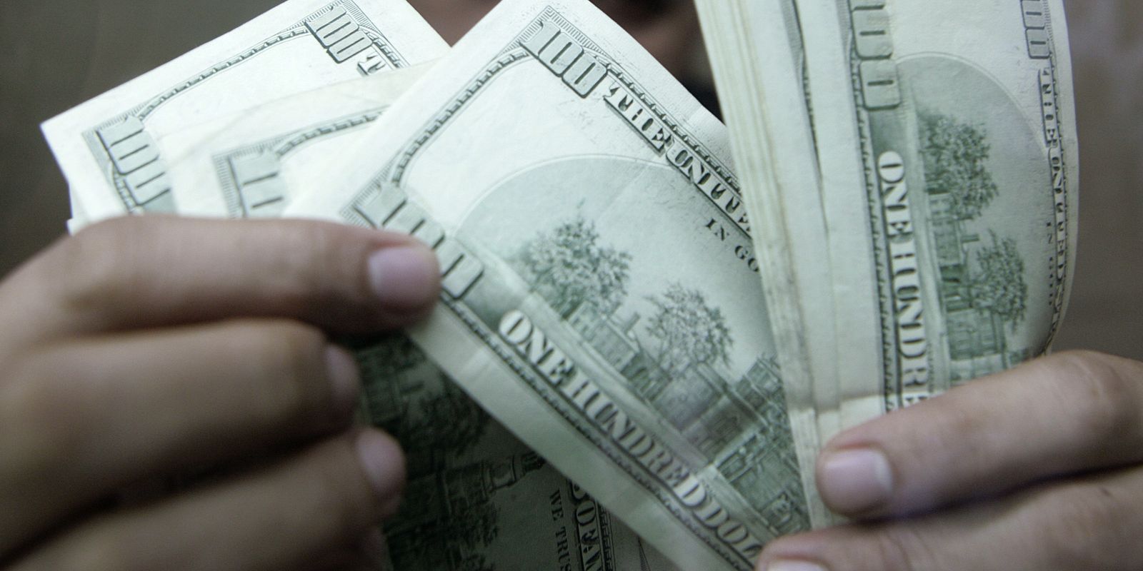 Dólar avança a R$ 5,19 após falas do Federal Reserve