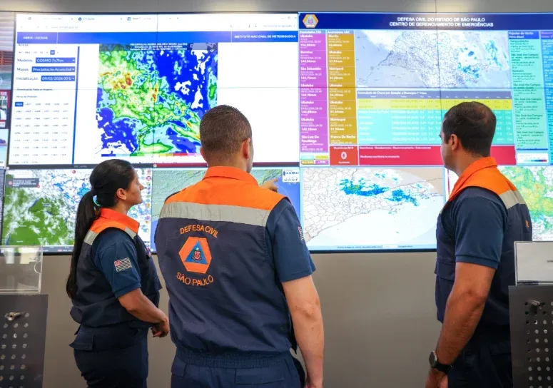 Gabinete de Crise reúne Estado, concessionárias e Bombeiros durante o alerta