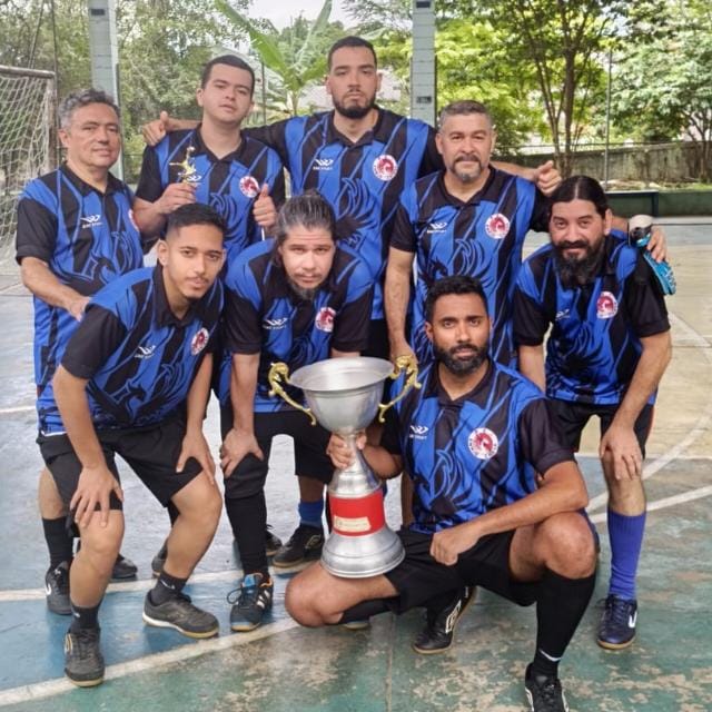 Escola de Guarulhos usa futebol para combater a evasão escolar