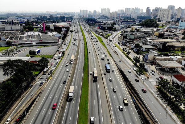 Feriado da Independência deve levar mais de 1,3 milhão de carros à Dutra