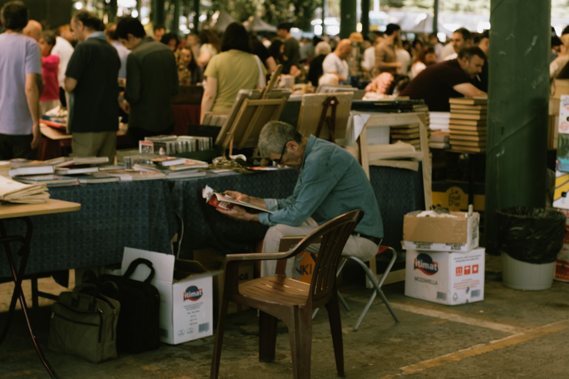 Descubra novos autores na festa literária da Vila Galvão