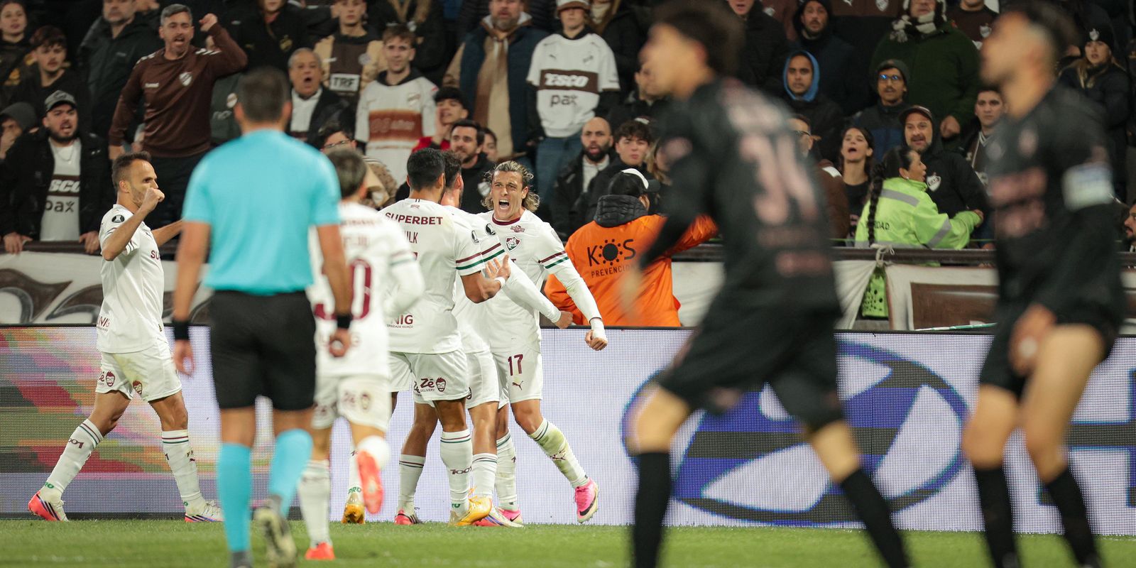 Fluminense avança às semifinais da Libertadores na bacia das almas