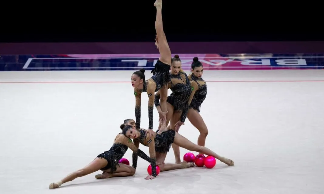 Ginástica rítmica do Brasil fatura bronze mundial e vaga em 2028