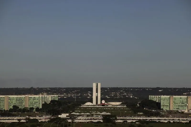 Governo acelera fim da taxa das blusinhas no Congresso