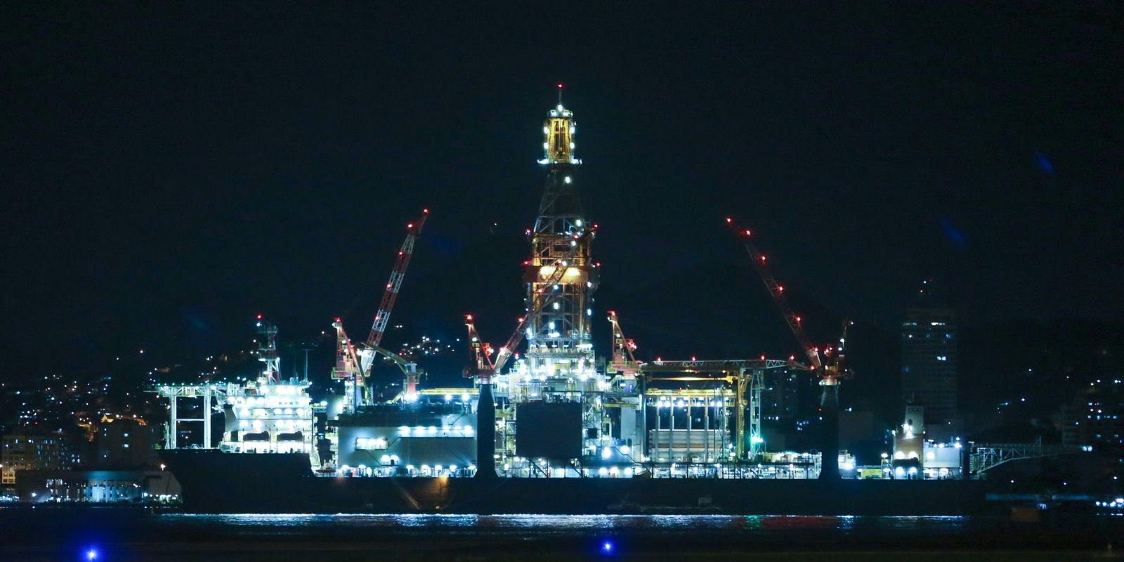 Governo estica taxa de petróleo, mas Justiça trava cobrança