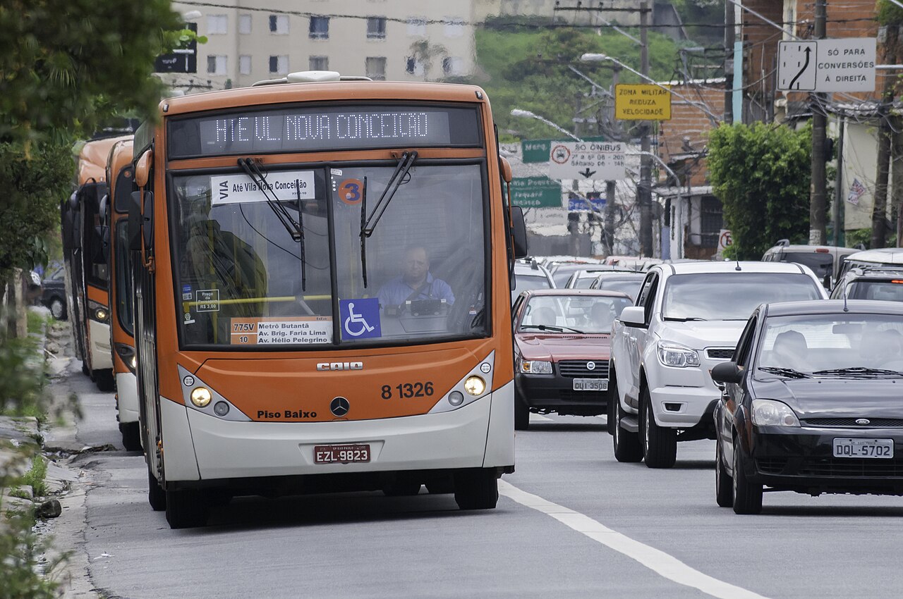 Vai votar em 2026? Governo garante passe livre nos ônibus e trens