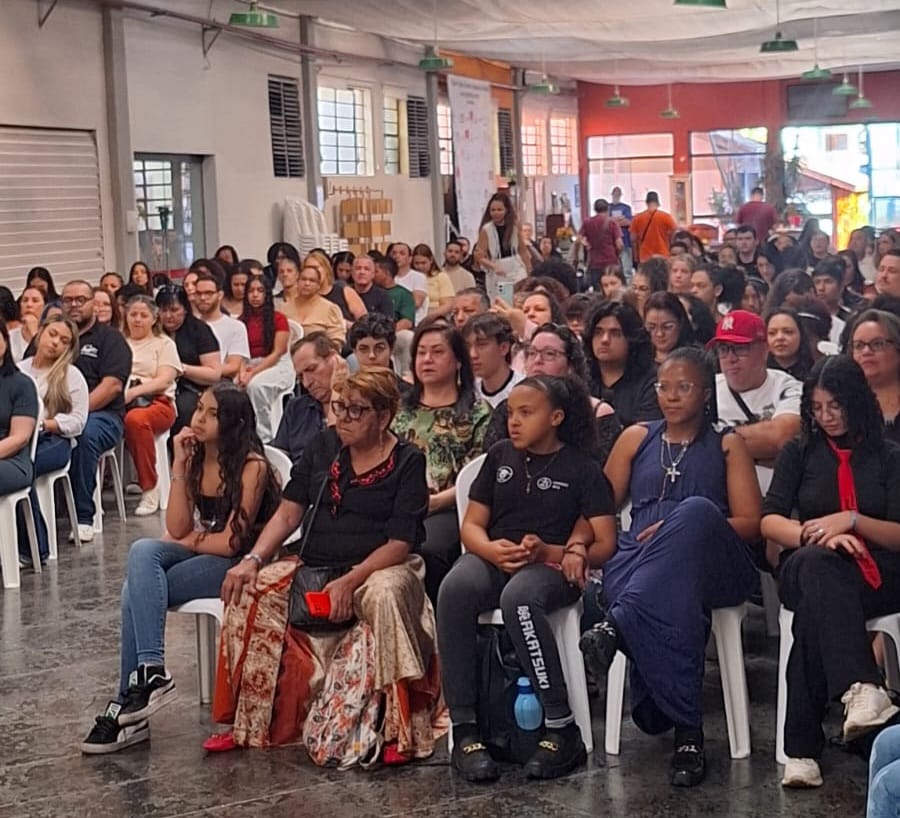 Guarulhos celebra nova geração literária em evento concorrido