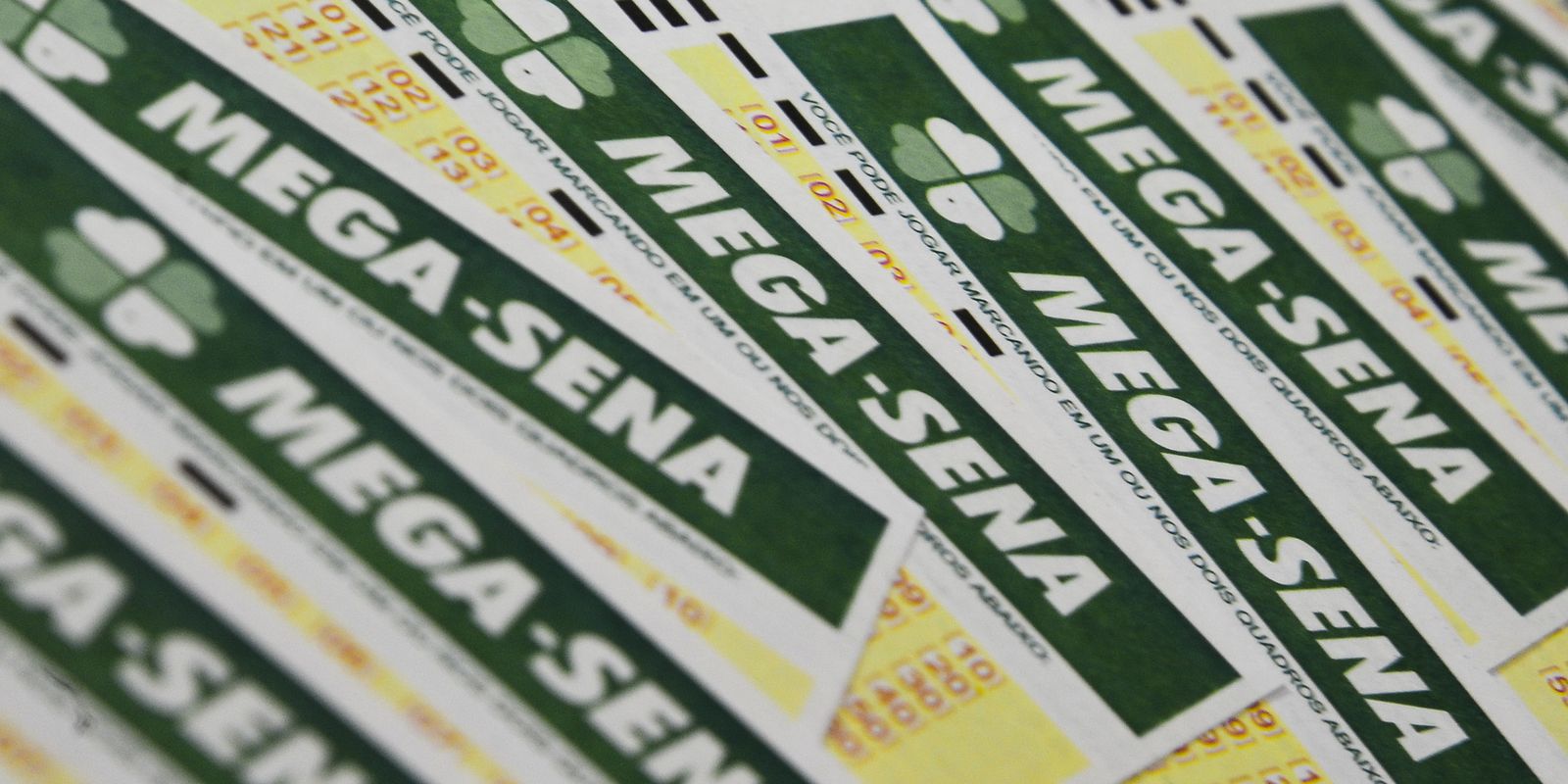 Mega-Sena acumula e chega a R$ 165 milhões para sorteio