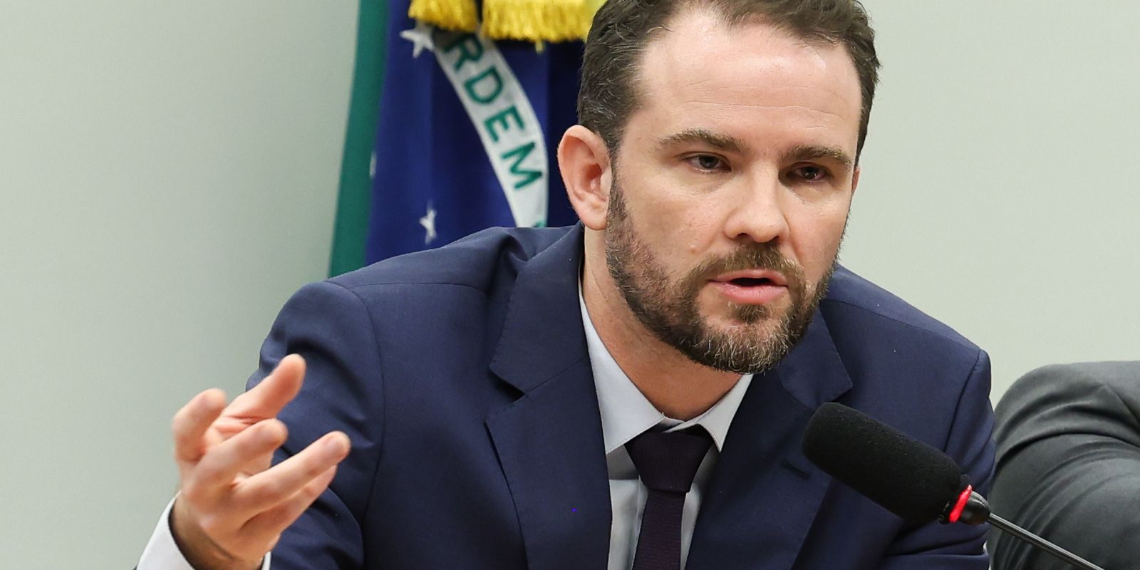 Ministro defende abertura comercial do Brasil em meio a atritos