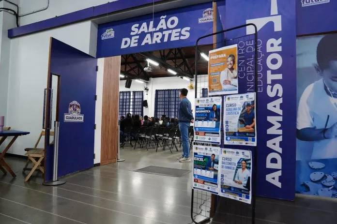 Mutirão de empregos no Adamastor ofereceu 500 vagas de logística