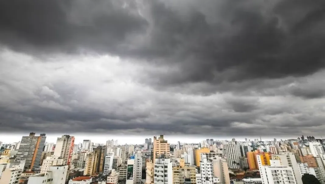 Rajadas podem passar dos 80 km/h com a chegada da frente fria