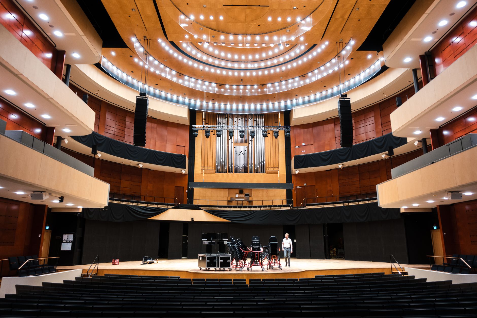 Teatro de Guarulhos brilha no interior e ganha palco especial