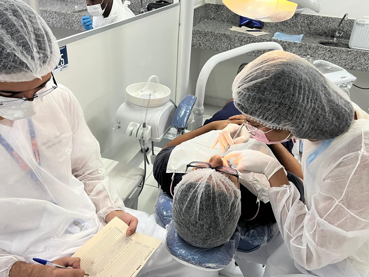 UNG abre 300 vagas para tratamento dentário popular em agosto