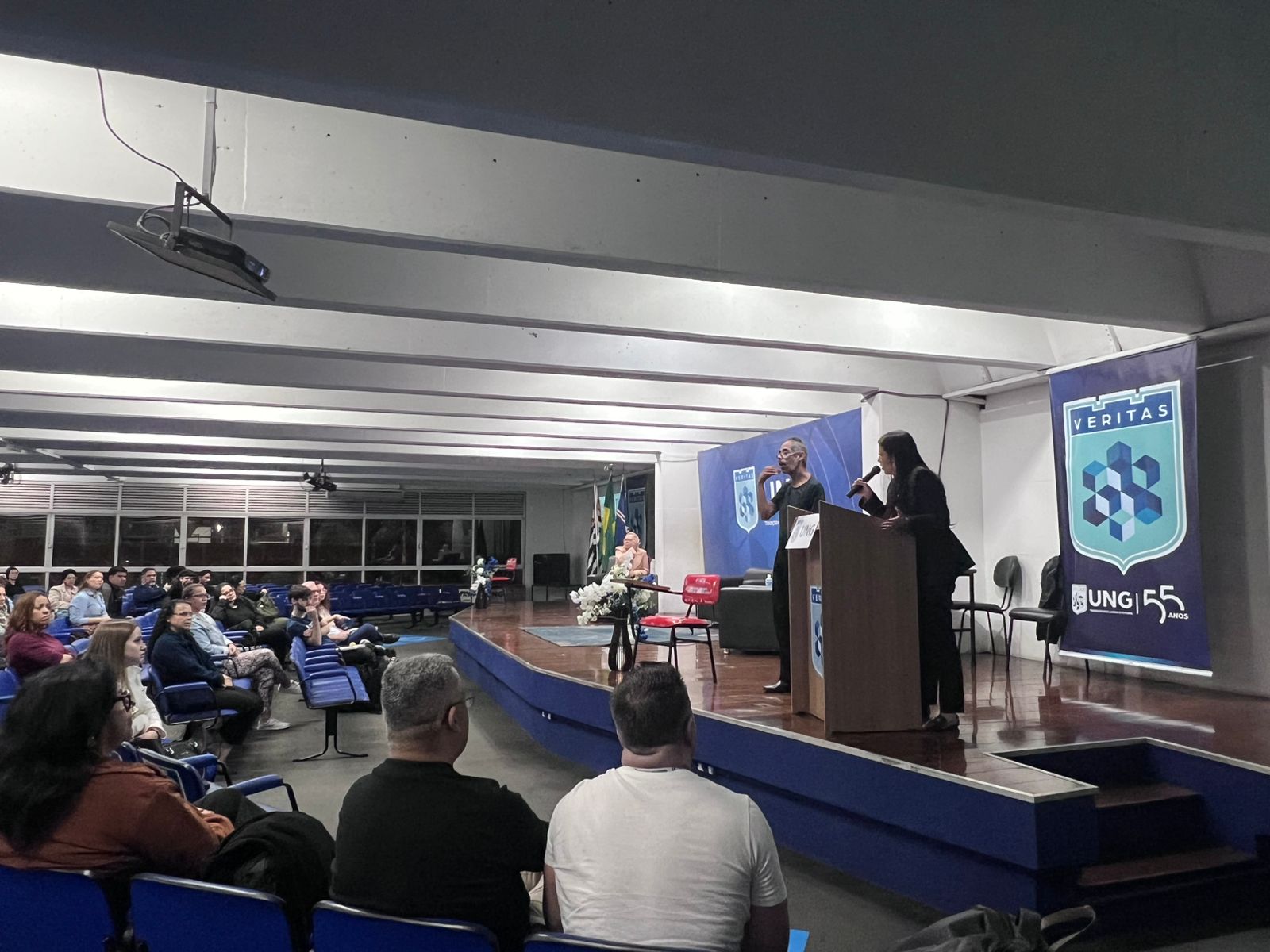 UNG mobiliza estudantes e docentes em ato contra a violência doméstica